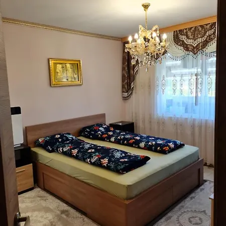 Модерно Обзаведен Апартамент С Отлична Дестинация , Предлагащ Прекрасни Условия ,Както За Бизнес Пътуване , Така И Туризъм . Tâgovişte