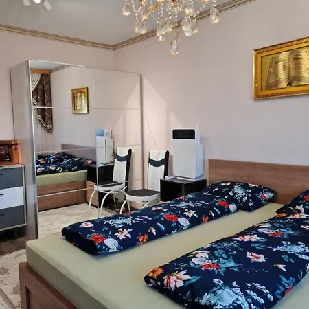 Apartament Модерно Обзаведен Апартамент С Отлична Дестинация , Предлагащ Прекрасни Условия ,Както За Бизнес Пътуване , Така И Туризъм .